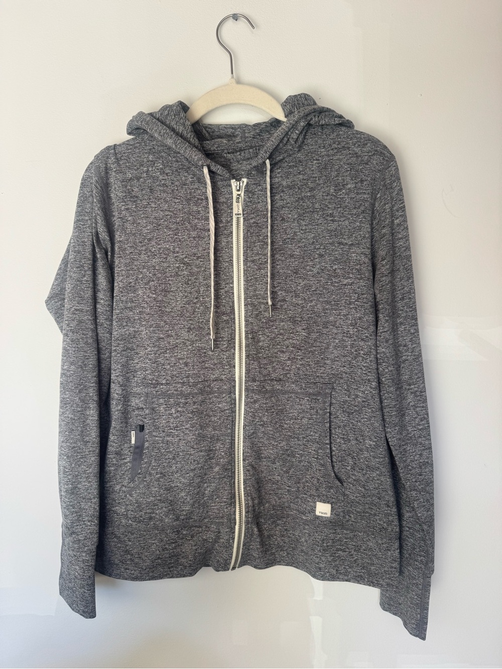 Vuori Women’s Halo Hoodie- Heather Grey